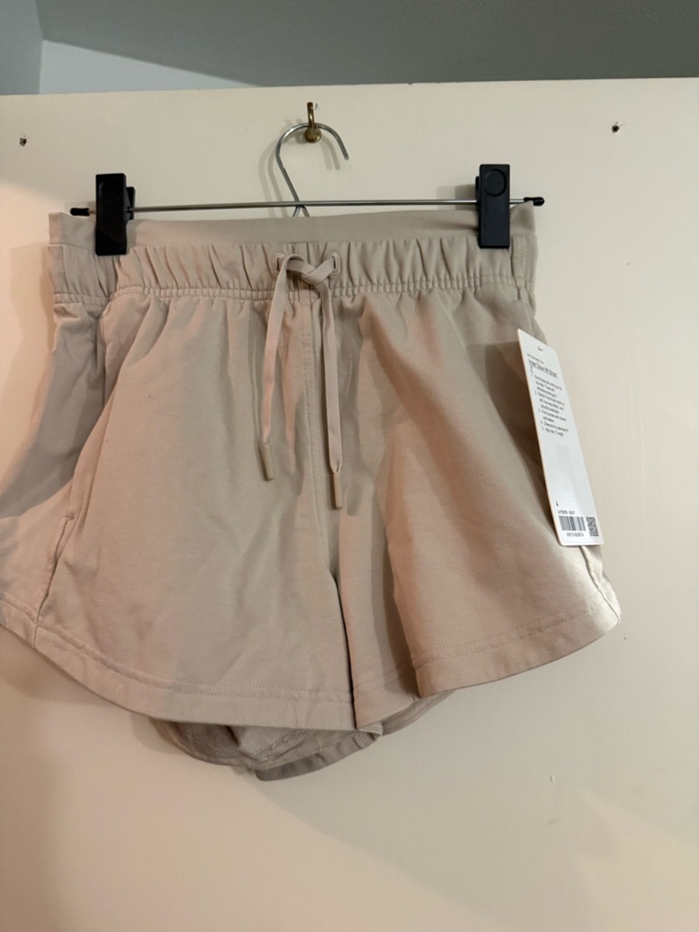 Lululemon shorts size 4